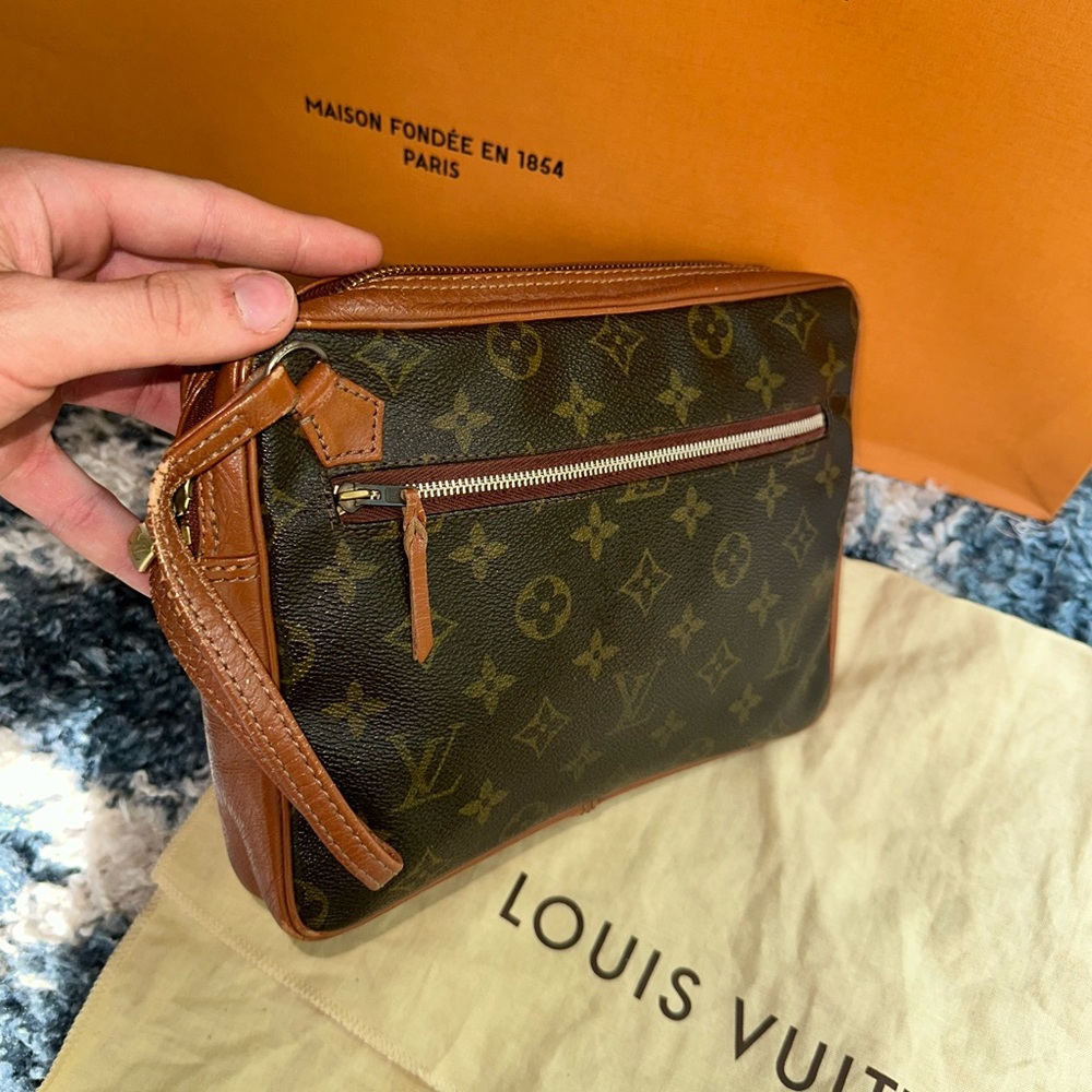 Louis Vuitton Vintage Wristlet no box/dustbag strap has wear signs  c pictures!